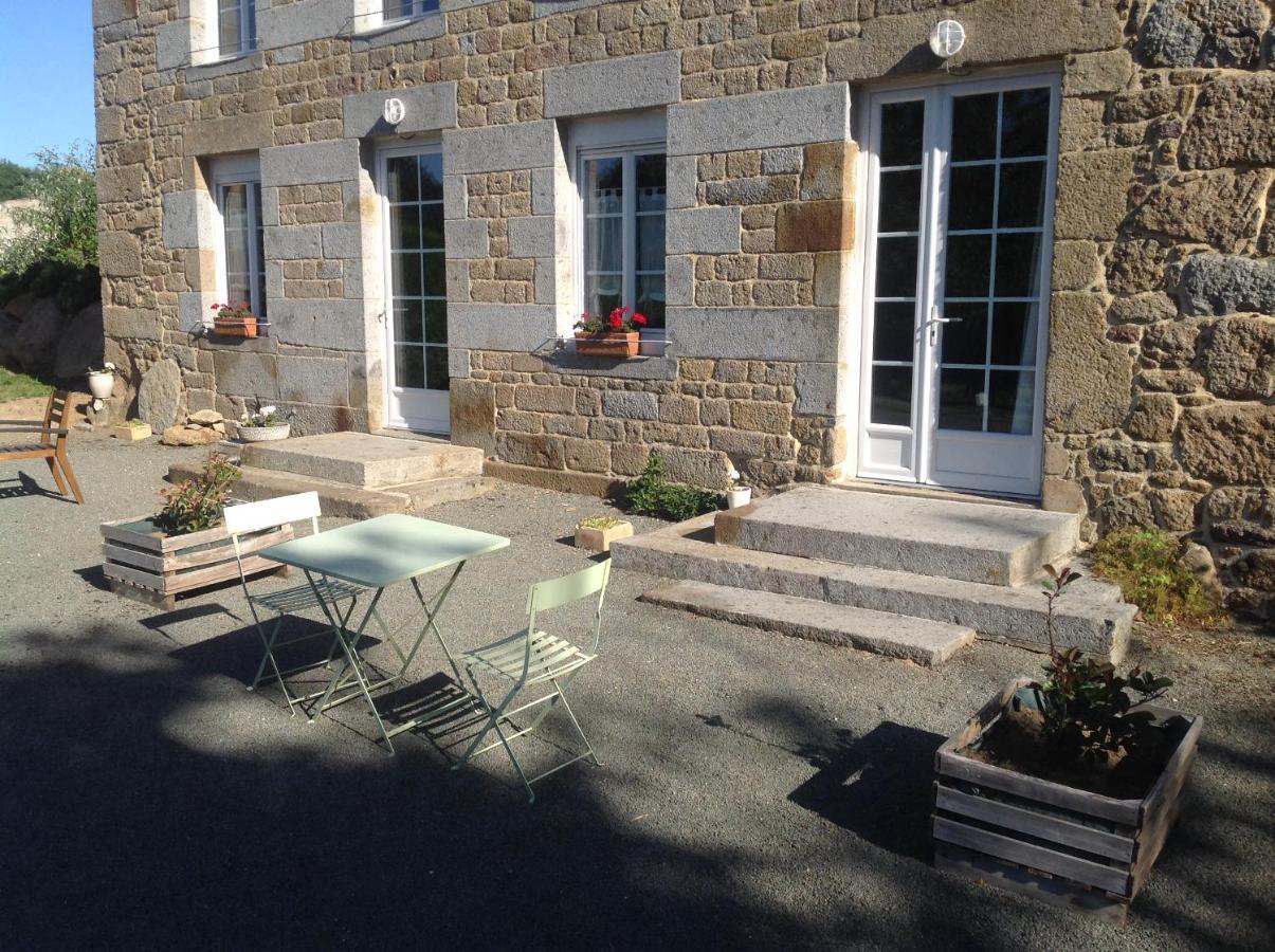 Les Rocailles Hotel La Foret-Auvray Exterior photo